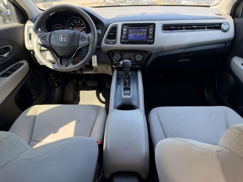 Used 2020 Honda HR-V LX image 8