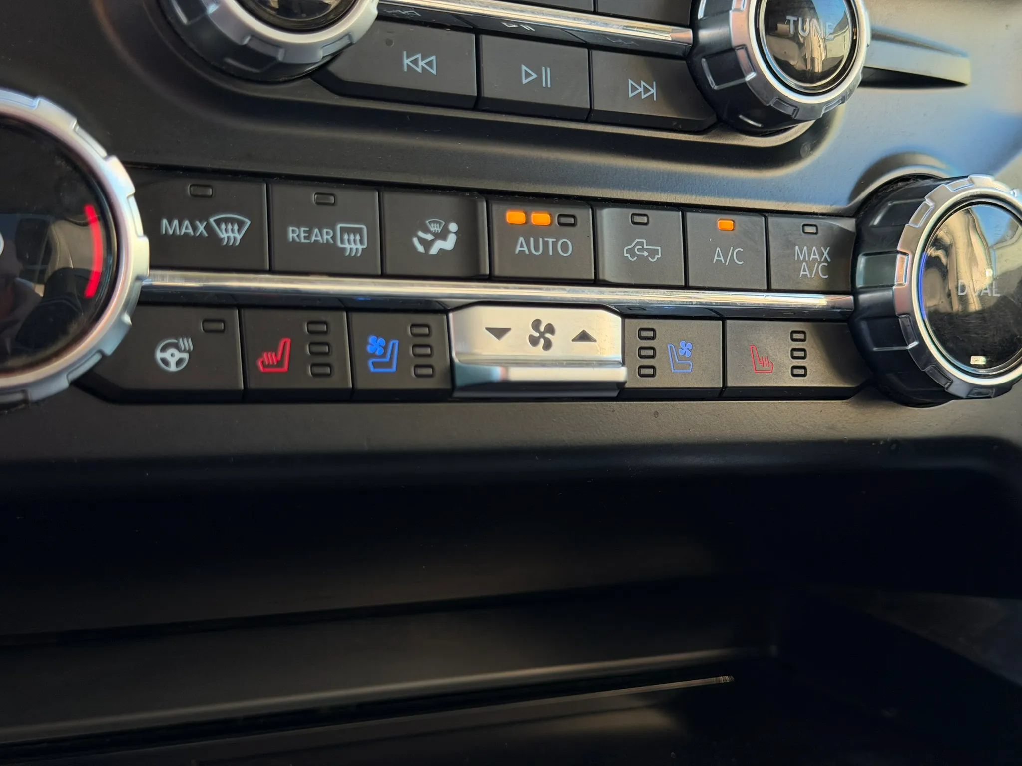 Used 2023 Ford F250 Lariat AWD/4WD image 35