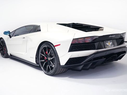 Used 2017 Lamborghini Aventador S AWD/4WD image 7