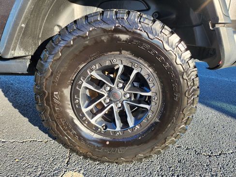 Used 2024 Jeep Wrangler Unlimited Rubicon w/ XTREMEE 35" Tire Package image 28