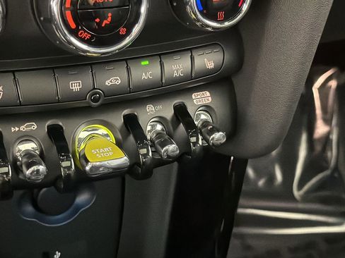 Used 2023 MINI Cooper SE image 19