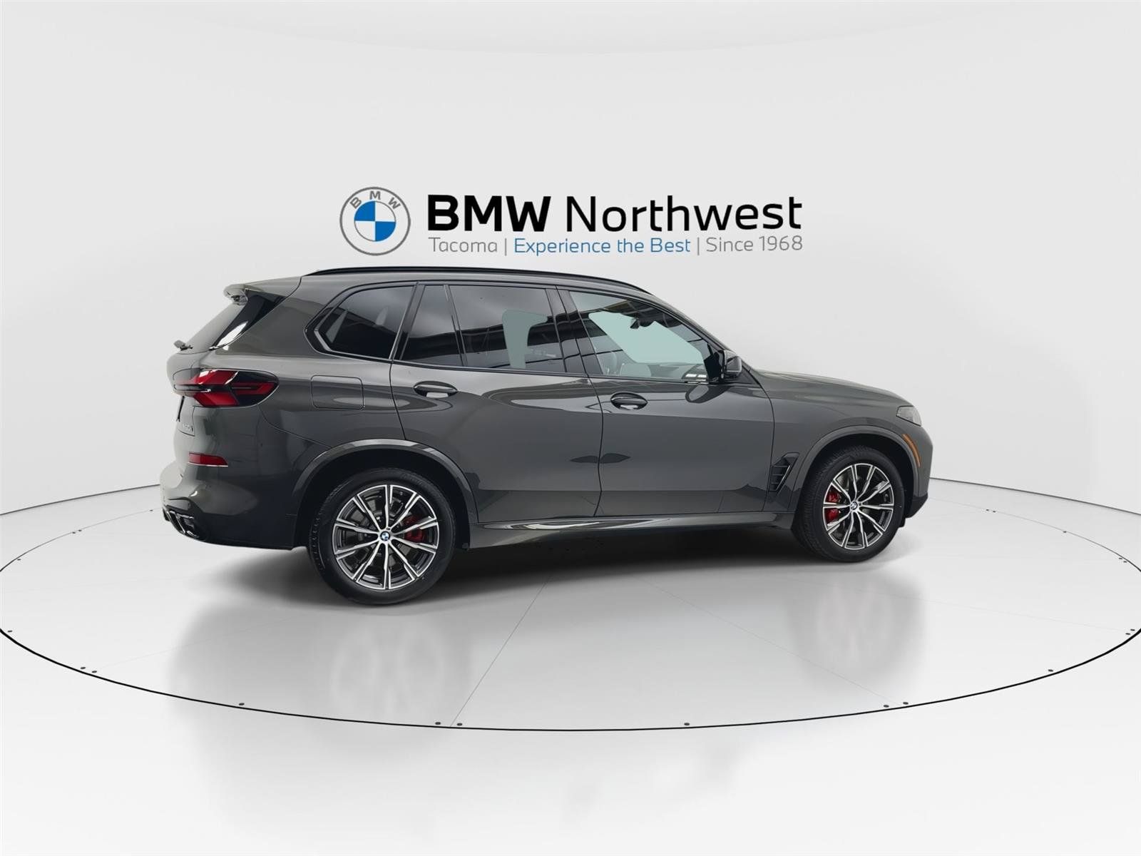 New 2026 BMW X5 M60i w/ Climate Comfort Package AWD/4WD image 4
