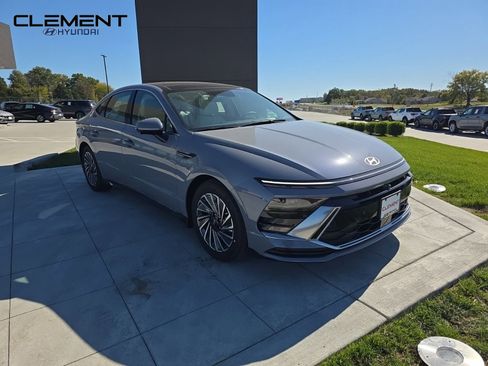 New 2026 Hyundai Sonata Limited image 3