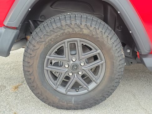 Used 2024 Jeep Wrangler Sport AWD/4WD image 9