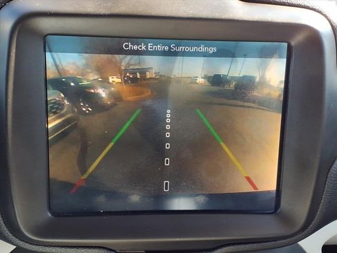 Used 2018 Jeep Renegade Limited w/ UConnect 8.4 Nav Group image 19