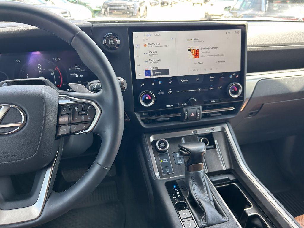 Used 2025 Lexus GX 550 w/ Accessory Package (2T) AWD/4WD image 22