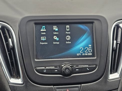 Used 2018 Chevrolet Malibu LT image 21