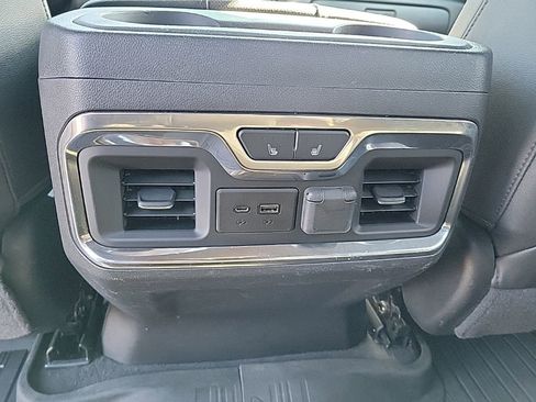 Used 2019 GMC Sierra 1500 AT4 w/ Technology Package AWD/4WD image 9