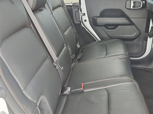 Used 2022 Jeep Wrangler Unlimited Rubicon w/ Trailer Tow Package image 27