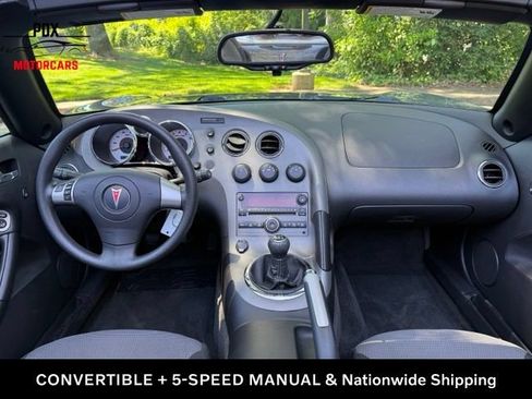 Used 2008 Pontiac Solstice Convertible w/ Preferred Package RWD image 14
