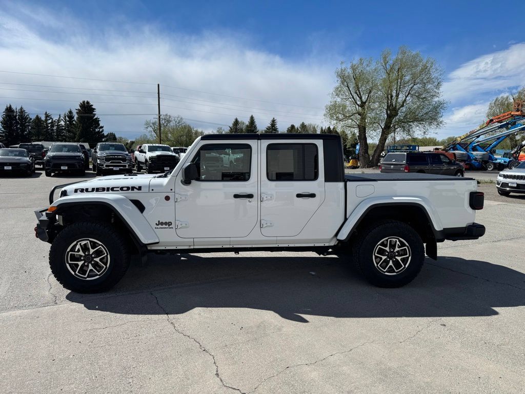 Used 2020 Jeep Gladiator Rubicon AWD/4WD image 3