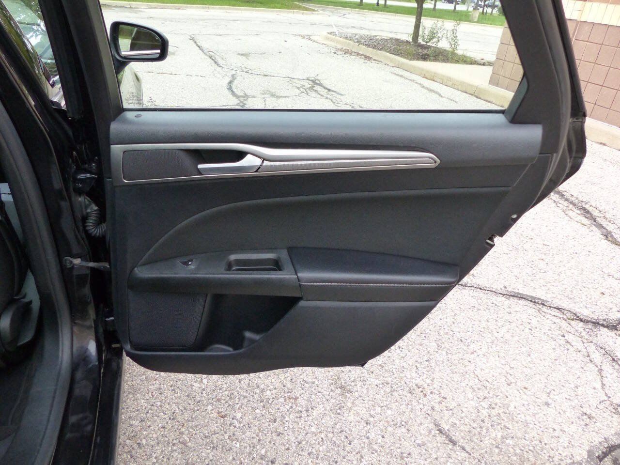 Used 2020 Ford Fusion SE FWD image 49
