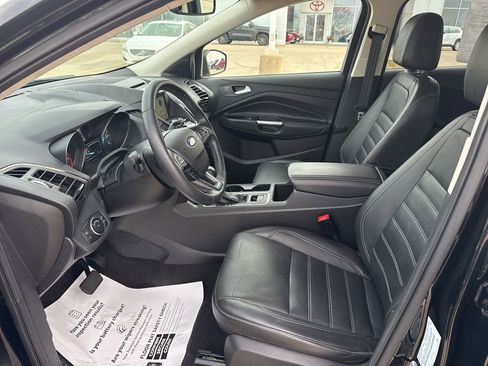 Used 2017 Ford Escape Titanium image 7