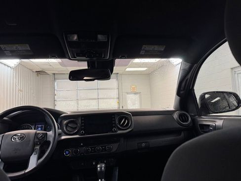 Used 2022 Toyota Tacoma TRD Off-Road image 20