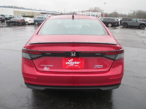 Used 2025 Honda Accord Sport image 5