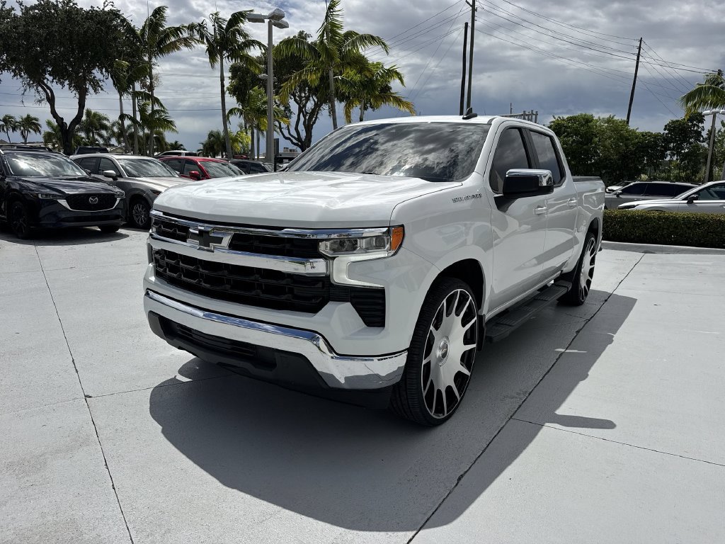 Used 2022 Chevrolet Silverado 1500 LT RWD image 9