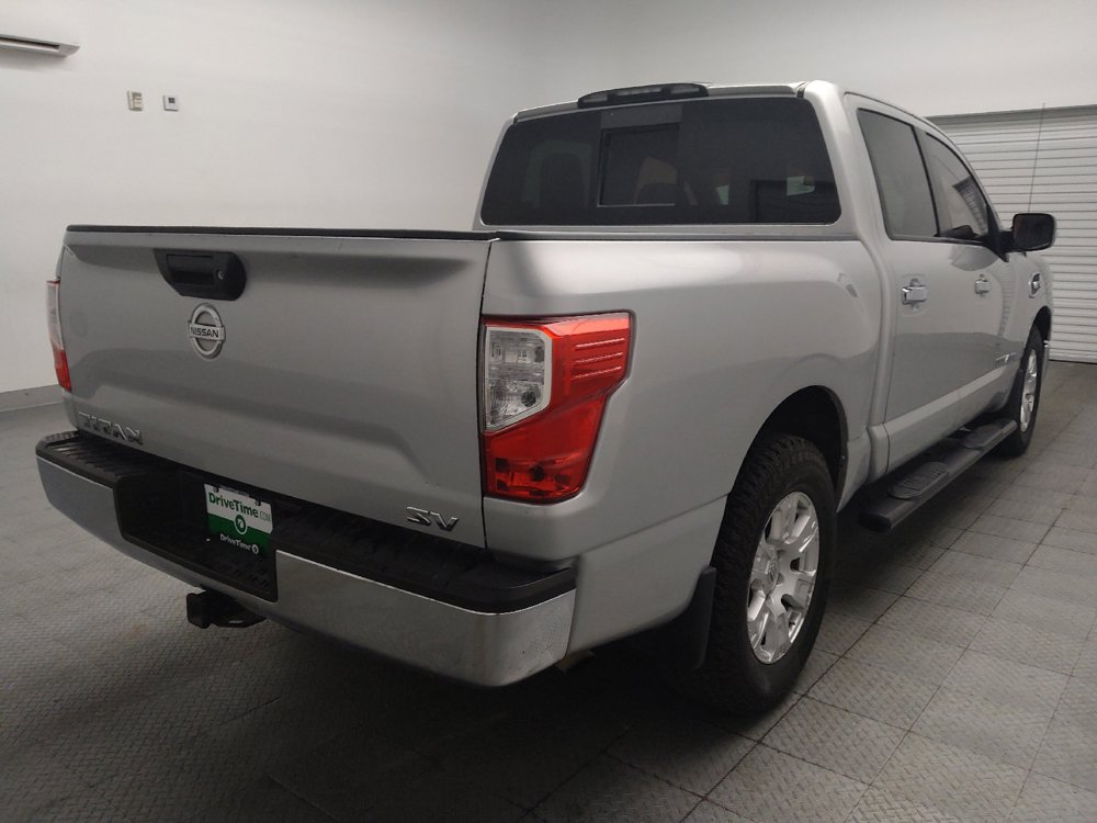 Used 2017 Nissan Titan SV RWD image 9