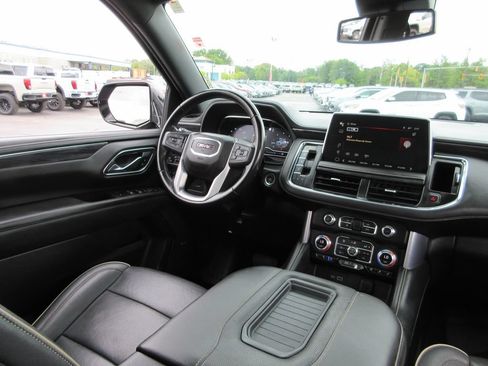Certified 2023 GMC Yukon XL SLT AWD/4WD image 26