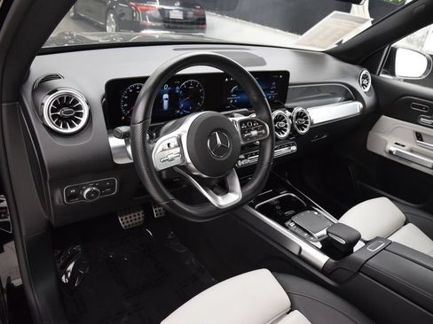 Used 2023 Mercedes-Benz GLB 250 image 20