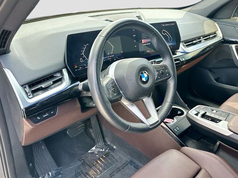 Used 2023 BMW X1 xDrive28i w/ Convenience Package AWD/4WD image 9