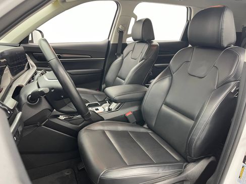 Used 2024 Kia Telluride S FWD image 18