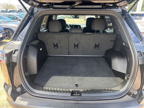 Used 2025 Chevrolet Equinox LT FWD image 31