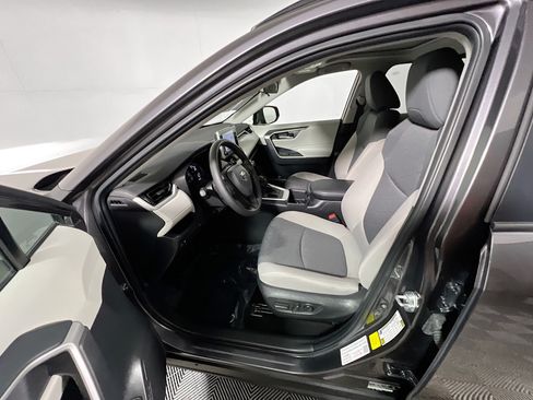 Used 2024 Toyota RAV4 XLE w/ Convenience Package FWD image 15