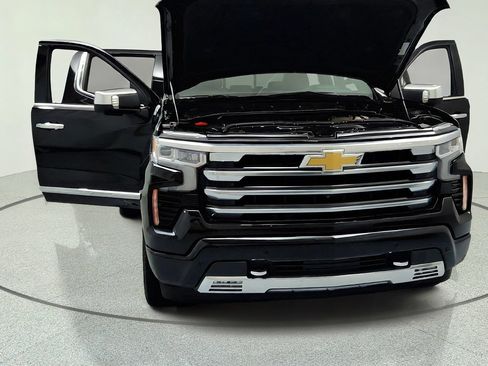 Certified 2023 Chevrolet Silverado 1500 High Country w/ High Country Premium Package AWD/4WD image 15