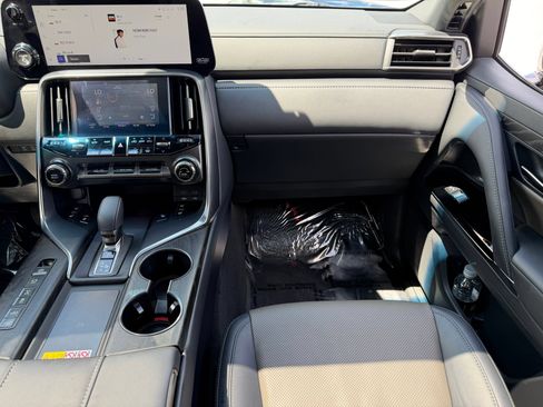 Used 2025 Lexus LX 700h Overtrail w/ Accessory Package (Z1) AWD/4WD image 34
