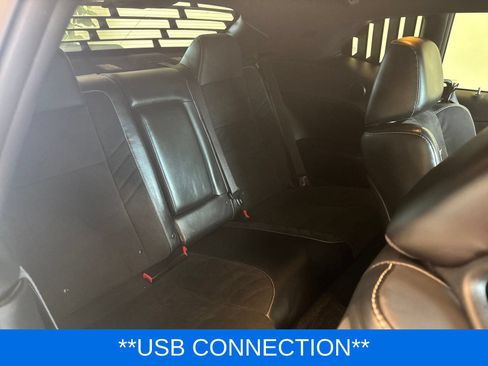 Used 2015 Dodge Challenger SRT w/ Technology Group RWD image 8