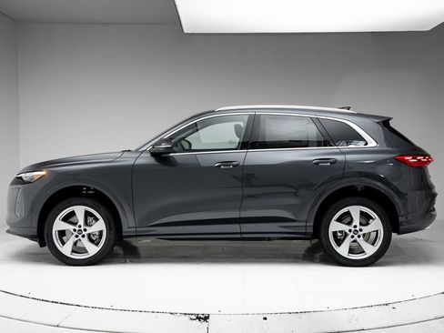 New 2025 Audi Q5 Premium Plus image 2