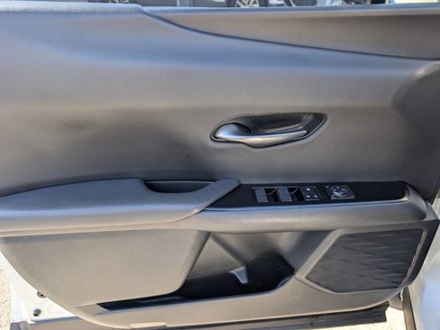 Used 2021 Lexus UX 250h w/ Accessory Package (Z2) AWD/4WD image 9