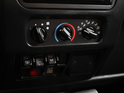 Used 2005 Jeep Wrangler Sport image 21