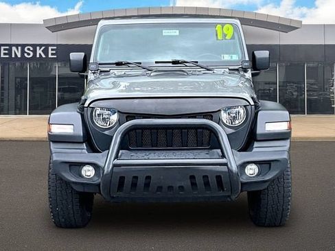 Used 2019 Jeep Wrangler Unlimited Sport S AWD/4WD image 3