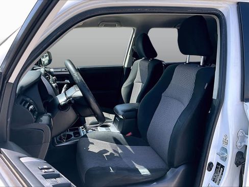 Used 2017 Toyota 4Runner SR5 RWD image 8