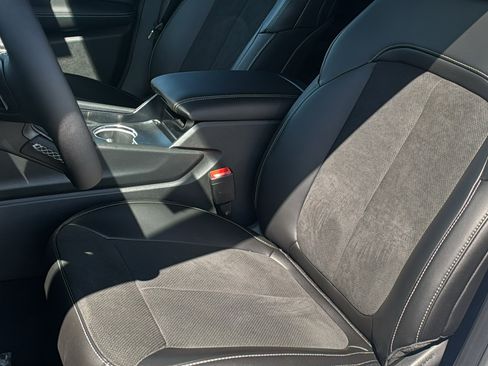 New 2026 Jeep Grand Cherokee L 2WD image 23