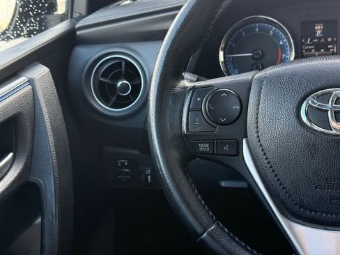 Used 2019 Toyota Corolla SE image 9