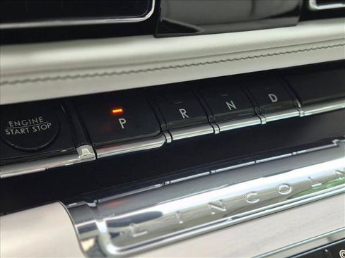 Used 2025 Lincoln Aviator Reserve w/ Illumination Package RWD image 15