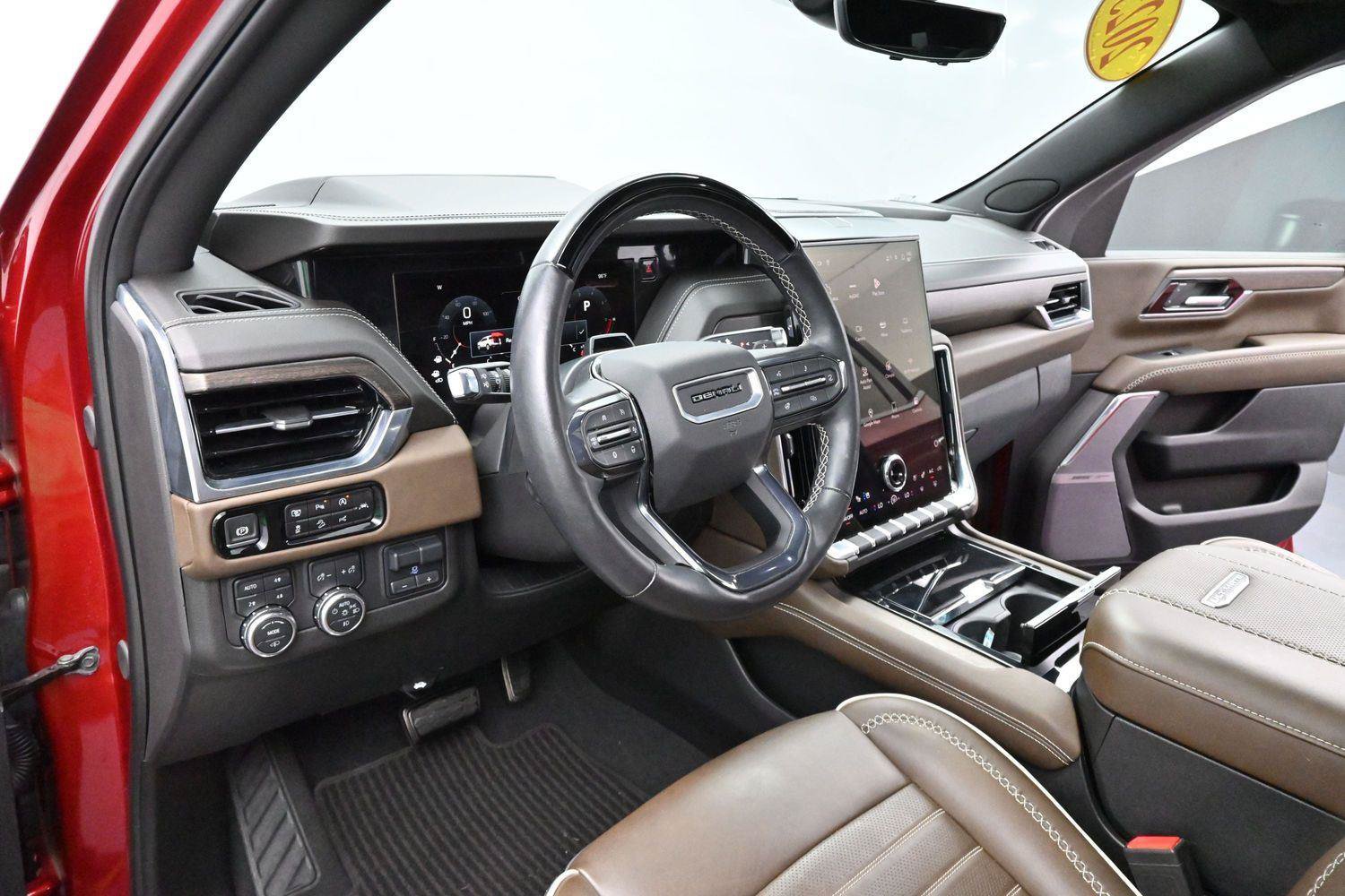 Used 2025 GMC Yukon Denali Ultimate AWD/4WD image 19