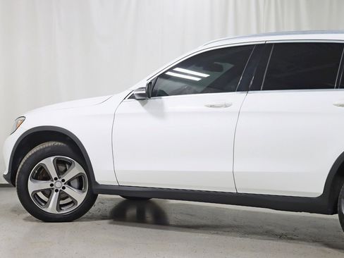 Used 2017 Mercedes-Benz GLC 300 4MATIC image 11