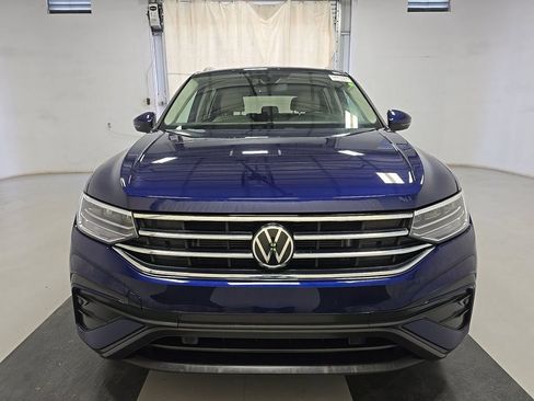Used 2023 Volkswagen Tiguan SE FWD image 2