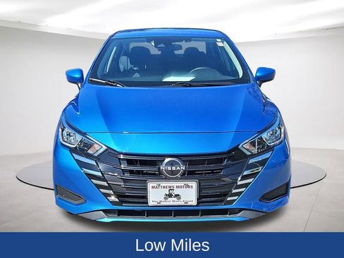 Used 2023 Nissan Versa SV image 2