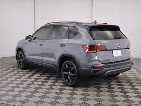 Certified 2024 Volkswagen Taos SE image 7