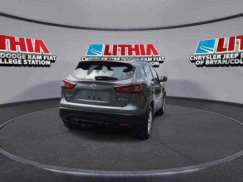 Used 2022 Nissan Rogue Sport SV w/ Technology Package image 7