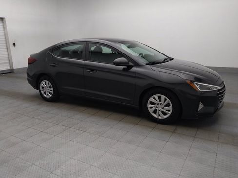 Used 2020 Hyundai Elantra SE FWD image 11