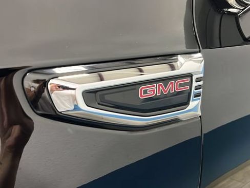 Used 2025 GMC Yukon XL Elevation w/ Elevation Premium Package AWD/4WD image 44