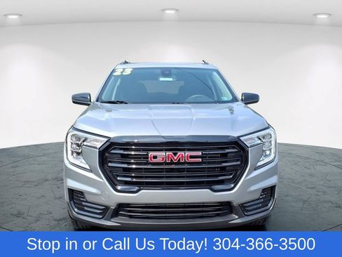 Used 2023 GMC Terrain SLE w/ Elevation Edition AWD/4WD image 2