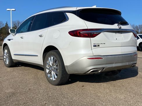 Used 2020 Buick Enclave Premium w/ Sun and Sites Package image 12