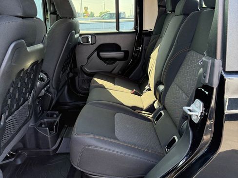 Used 2021 Jeep Gladiator Mojave image 13