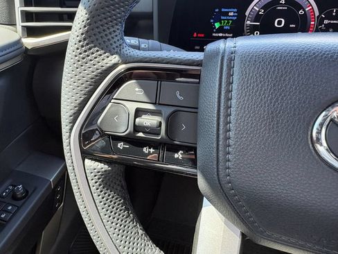 Used 2026 Toyota Sequoia Platinum AWD/4WD image 26